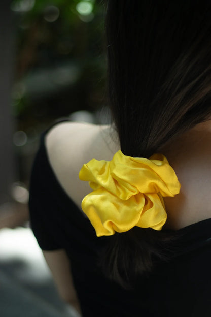 OneColours-gardenia-fruit-silk-charmeuse-scrunchie-2